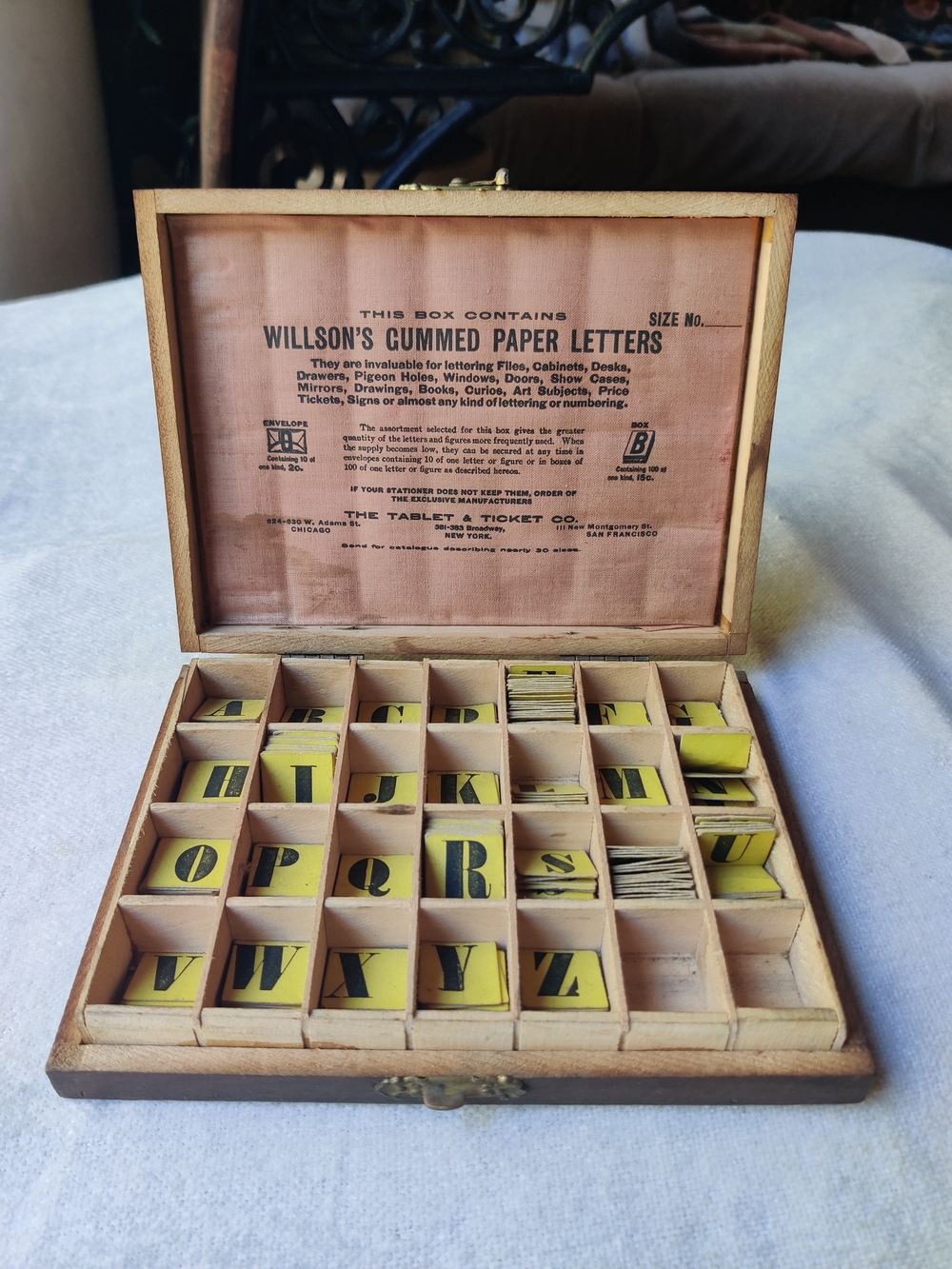 Antique Willson's Gummed Paper Letters Table & Ticket Co Dovetailed Wood Box